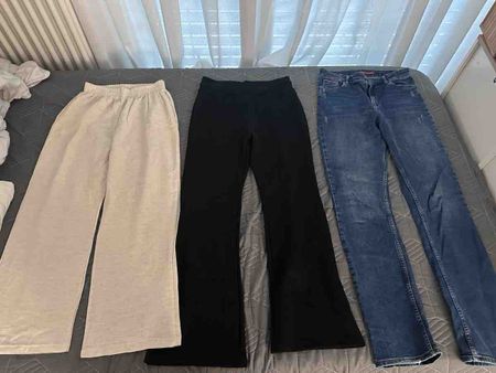 Drei Damenhosen verschiedene Modelle akzeptabler Zustand