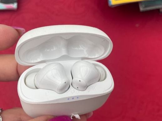 SilverCrest Cuffie: Airpods Silvercrest weiss mit case Neuwertig – Nuovo (secondo la descrizione) da Bergdietikon venduto da antovale