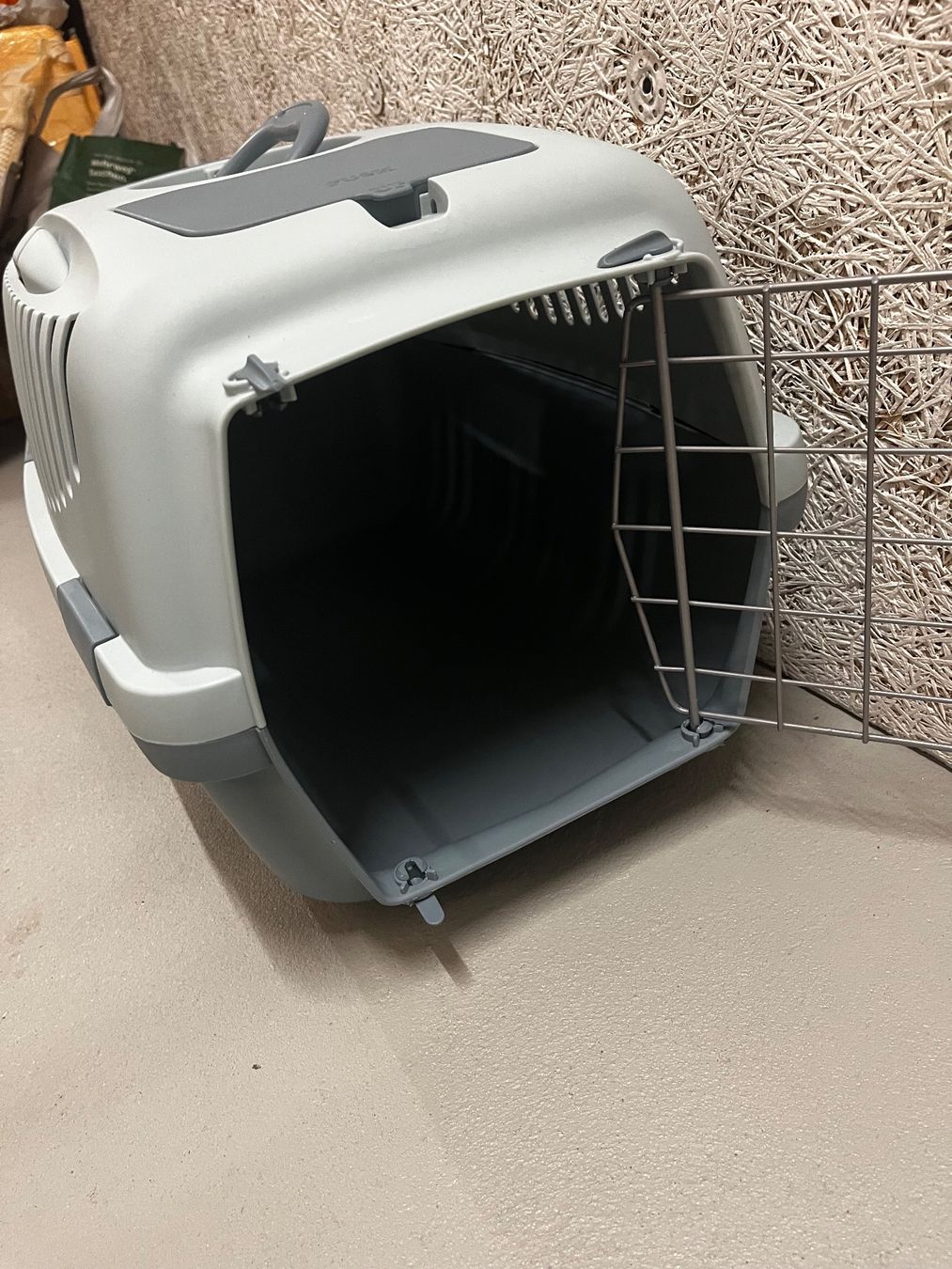 Cucce & Letti: Transportbox Hund Katze Grösse L gebraucht – Usato da Regensdorf venduto da ekb_5srg 1