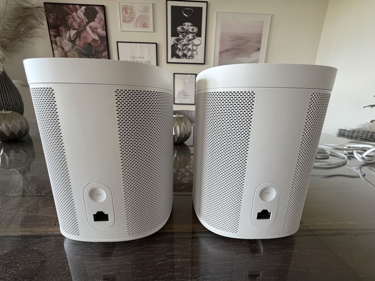 Sonos Haut-parleurs: Sonos One inkl. Flexson Wandhalter – D'occasion à Malans GR par Claudio303 1