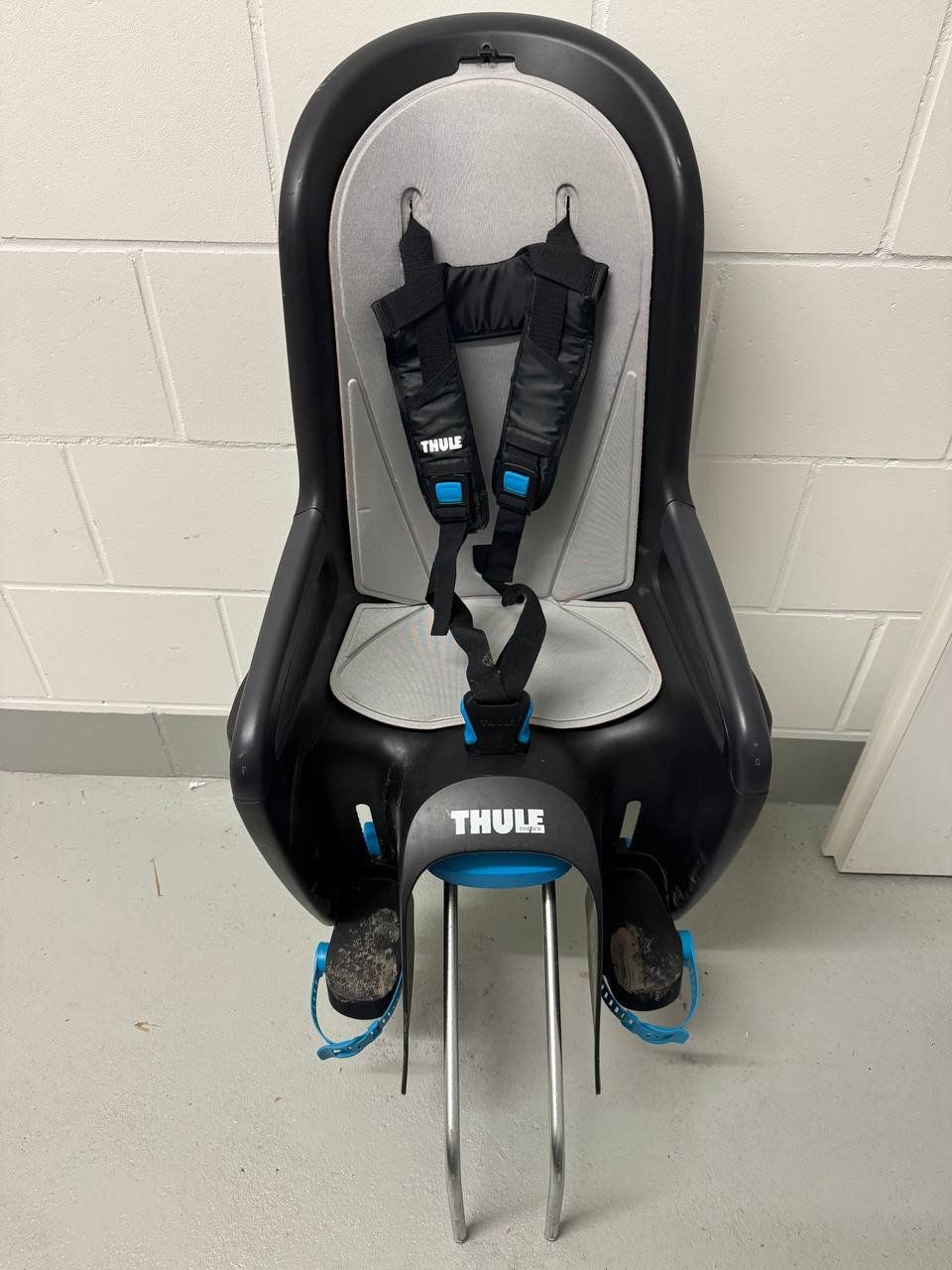 Thule Ersatzteile: Thule Velo-Kindersitz – Gebraucht aus Lyss von Dumping