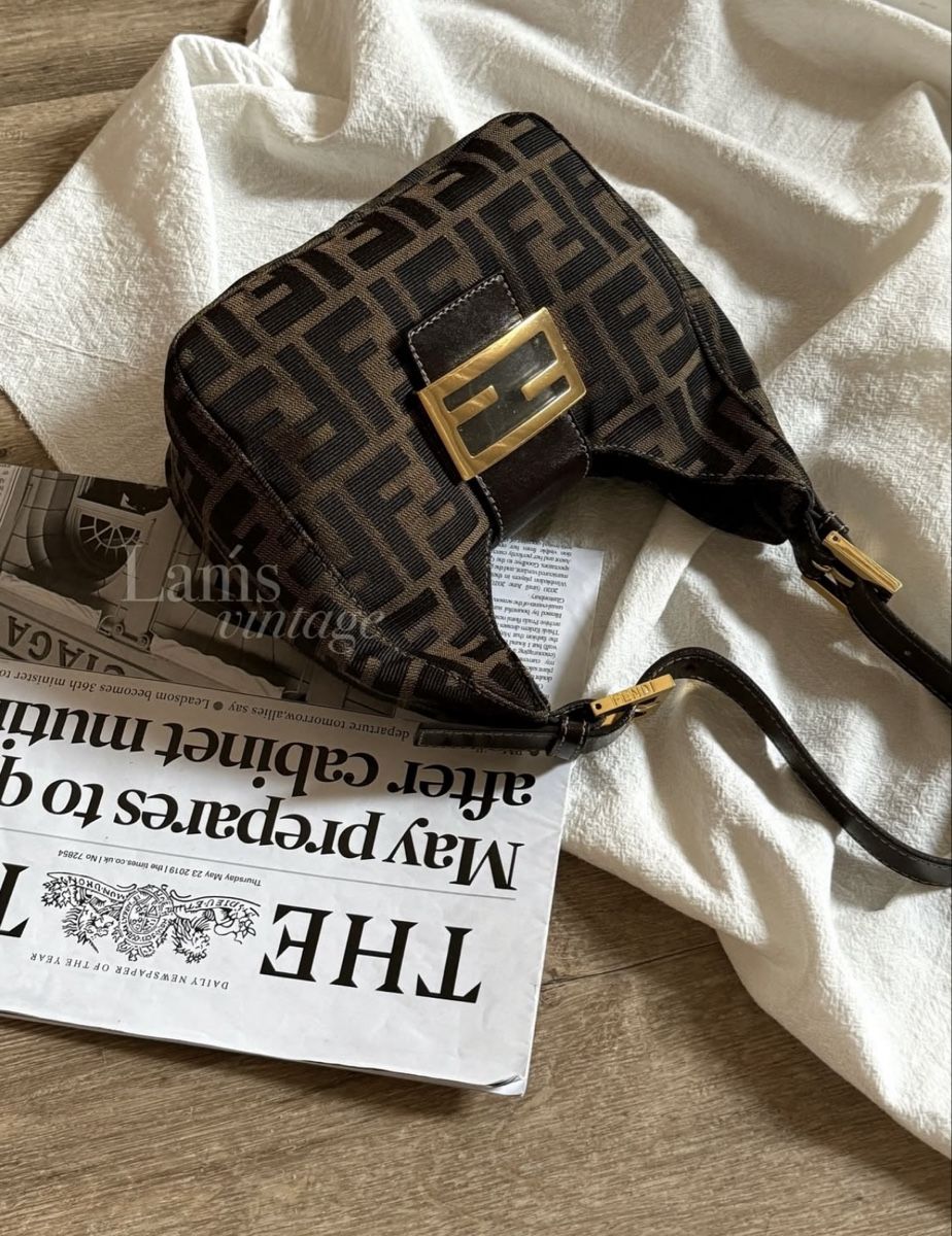 Fendi Sacs femmes: Fendi mini vintage purse 100% authentic – D'occasion à Zürich par dam_t7hk 1