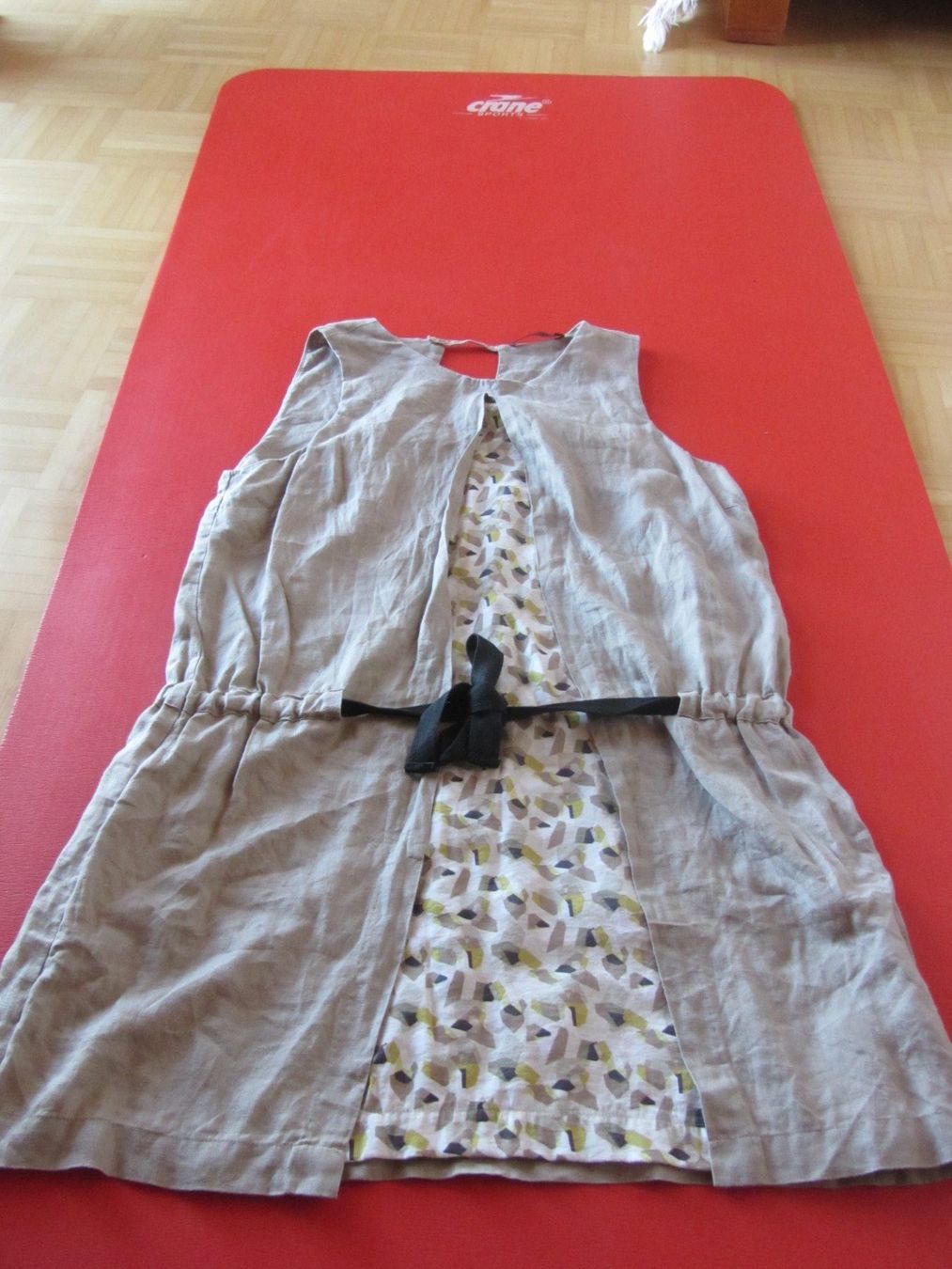 Captain Tortue Kleider: Jolie robe beige en lin 44 – Gebraucht aus Oberried FR von berg04 1