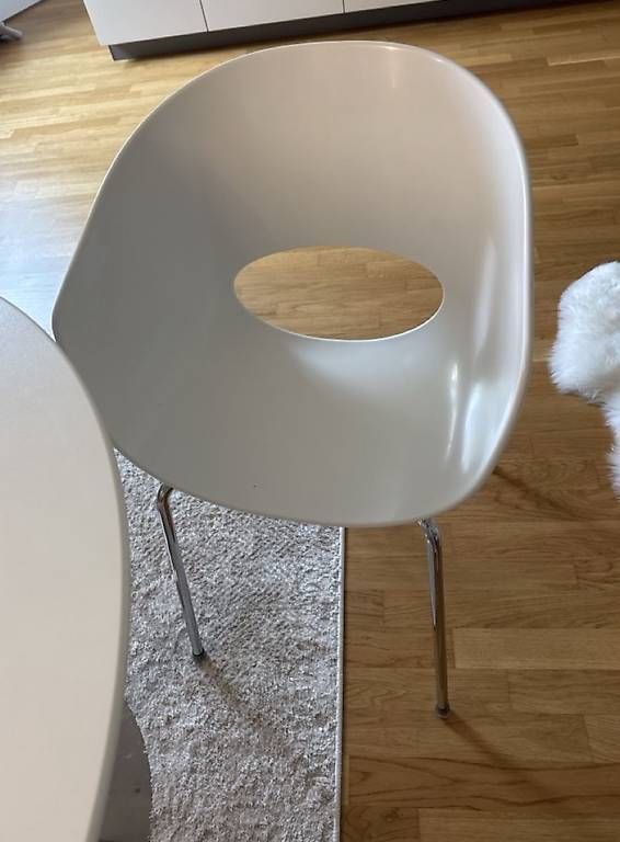 Set di tavolo e panche: Esstisch mit Stühle – Usato da Münchenstein venduto da fionah 3