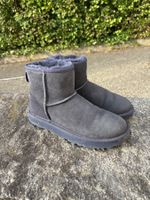 Ugg Navy Classic II Mini 36