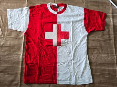 Schweiz T-Shirt im Two-Tone Look - M - mit Schweizerkreuz