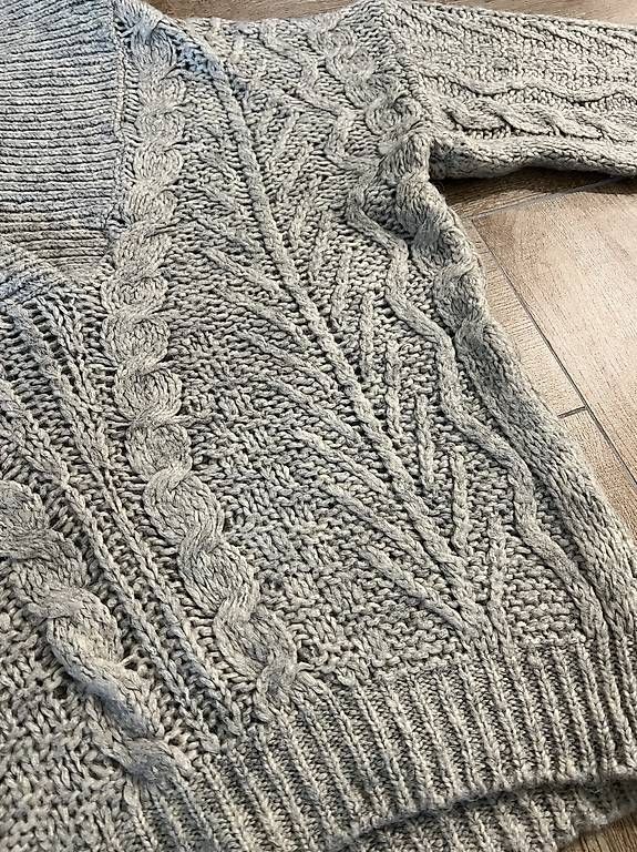 Maglioni & Felpe: ASOS Pullover mit V Ausschnitt Gr. 36 – Usato da St. Gallen venduto da kka_l9wg 3