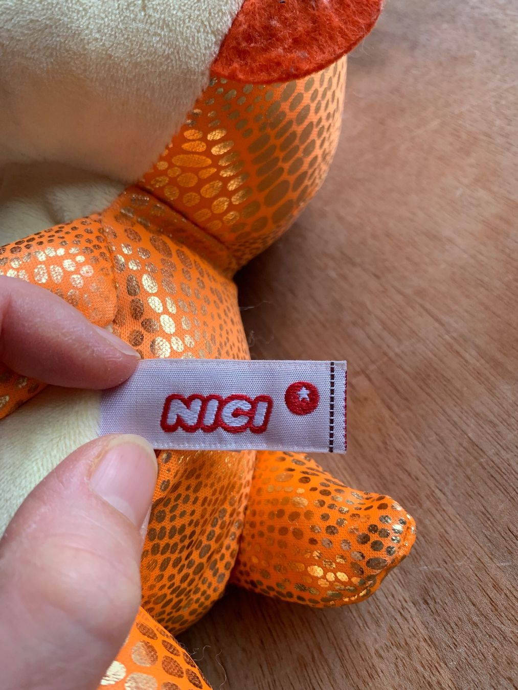 Nici Giocattoli: NICI Drachen orange/gold mit Kulleraugen – Usato da Winterthur venduto da amapola 5