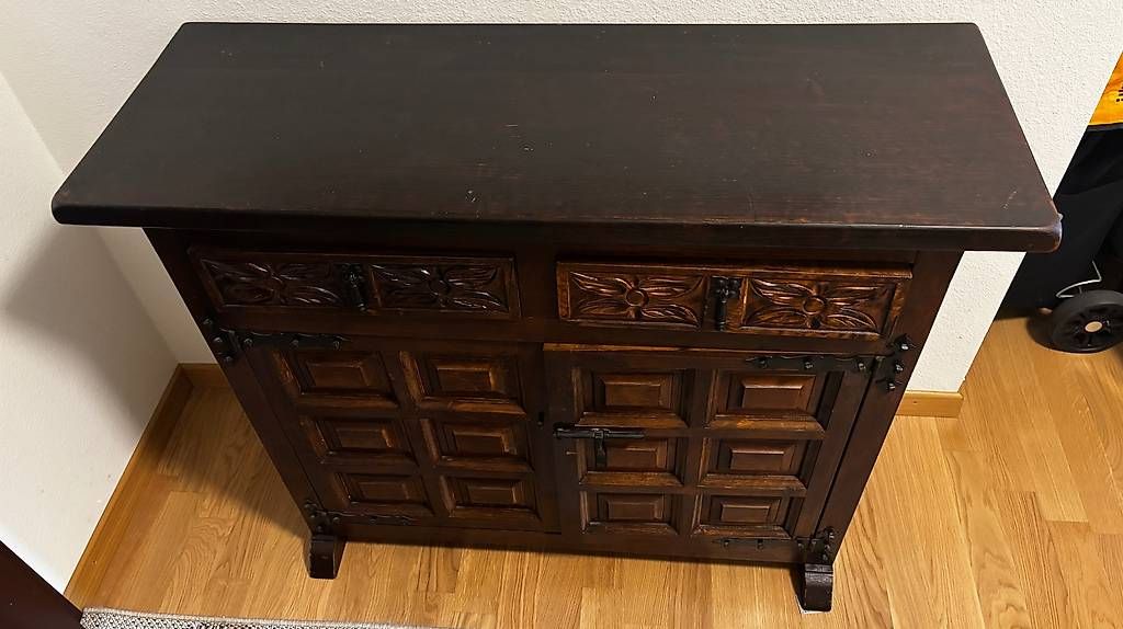 Cassettiere: Rustikales spanisches Komode / Sideboard – Usato da Luzern venduto da Joanbalo