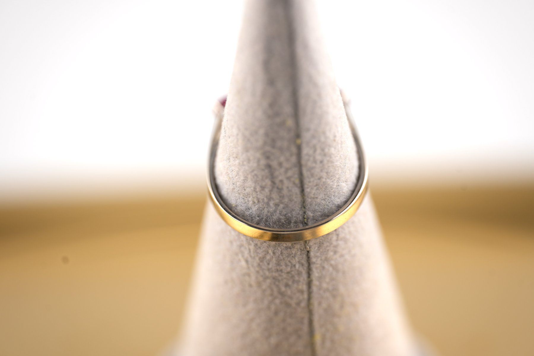 Ringe: Goldring 14K Weissgold mit 5xRubin – Gebraucht aus Basel von Vip24 3