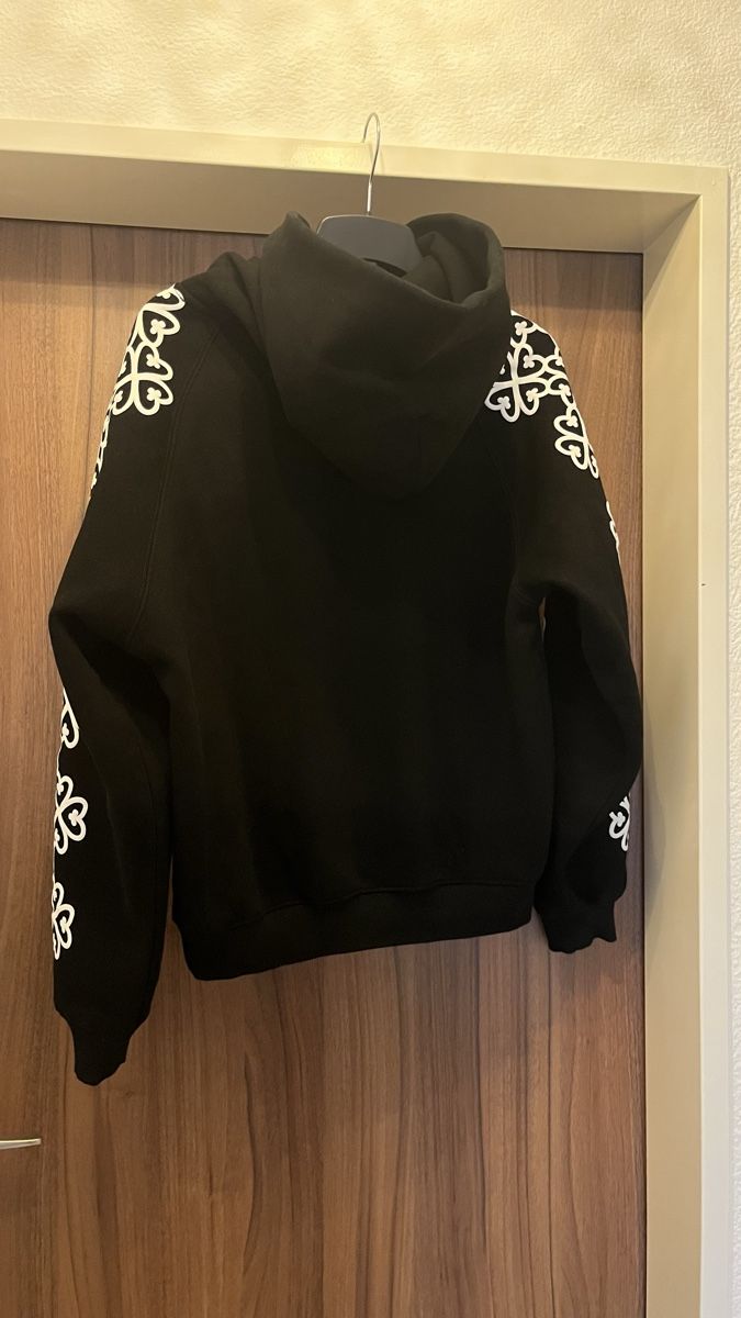 Maglioni & Felpe: Maglione con cappuccio – Usato da Bäch SZ venduto da giusi210 1