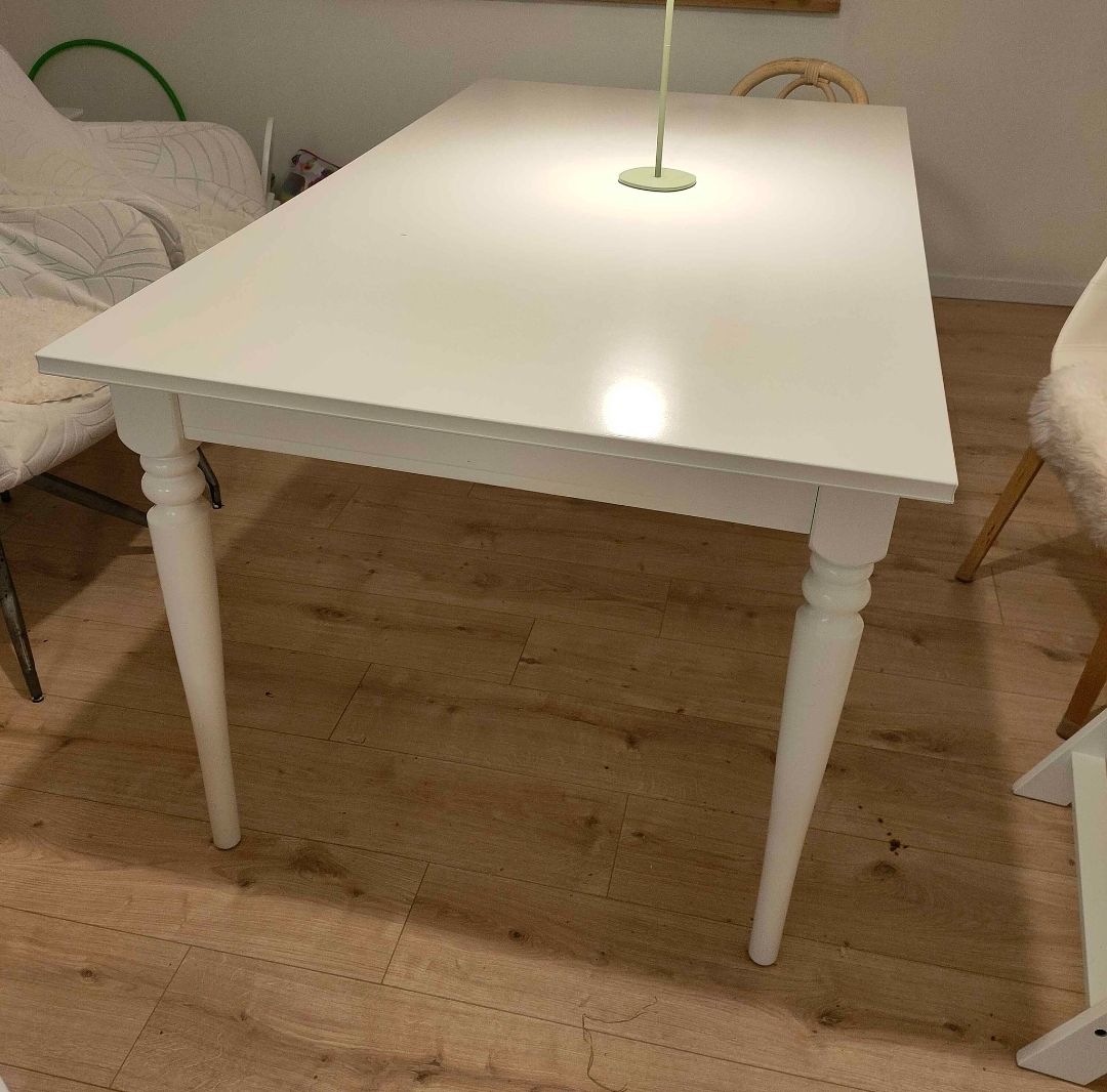 Ikea Tische: table Ikea Rosentorp – Gebraucht aus Les Brenets von OlieIsa