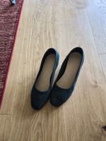 Elegant Emerald Green Suede Block Heel Shoes, Size 37.5