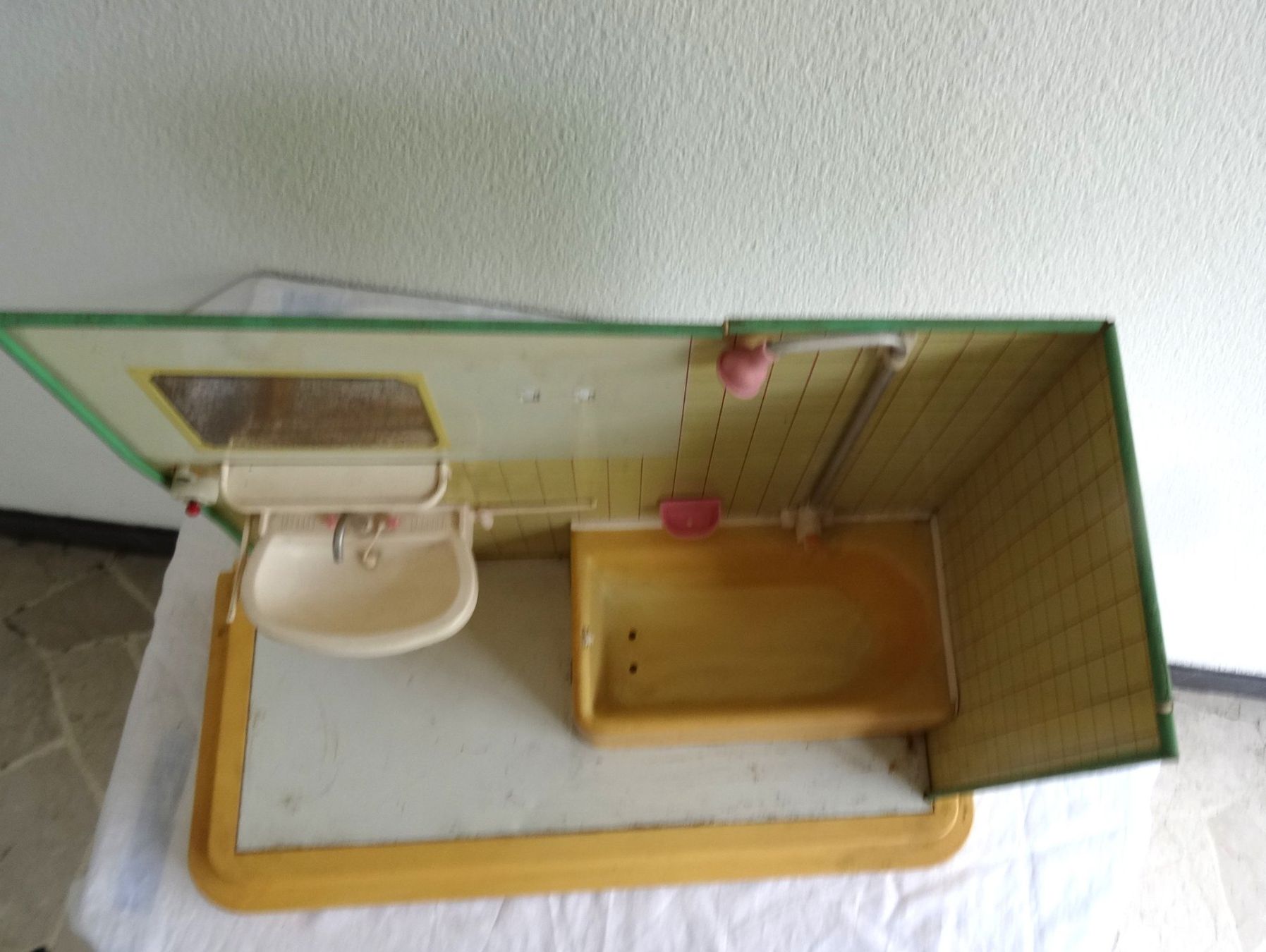 Spielzeuge: Puppenstuben Badezimmer – Gebraucht aus Minusio von Mer66 8