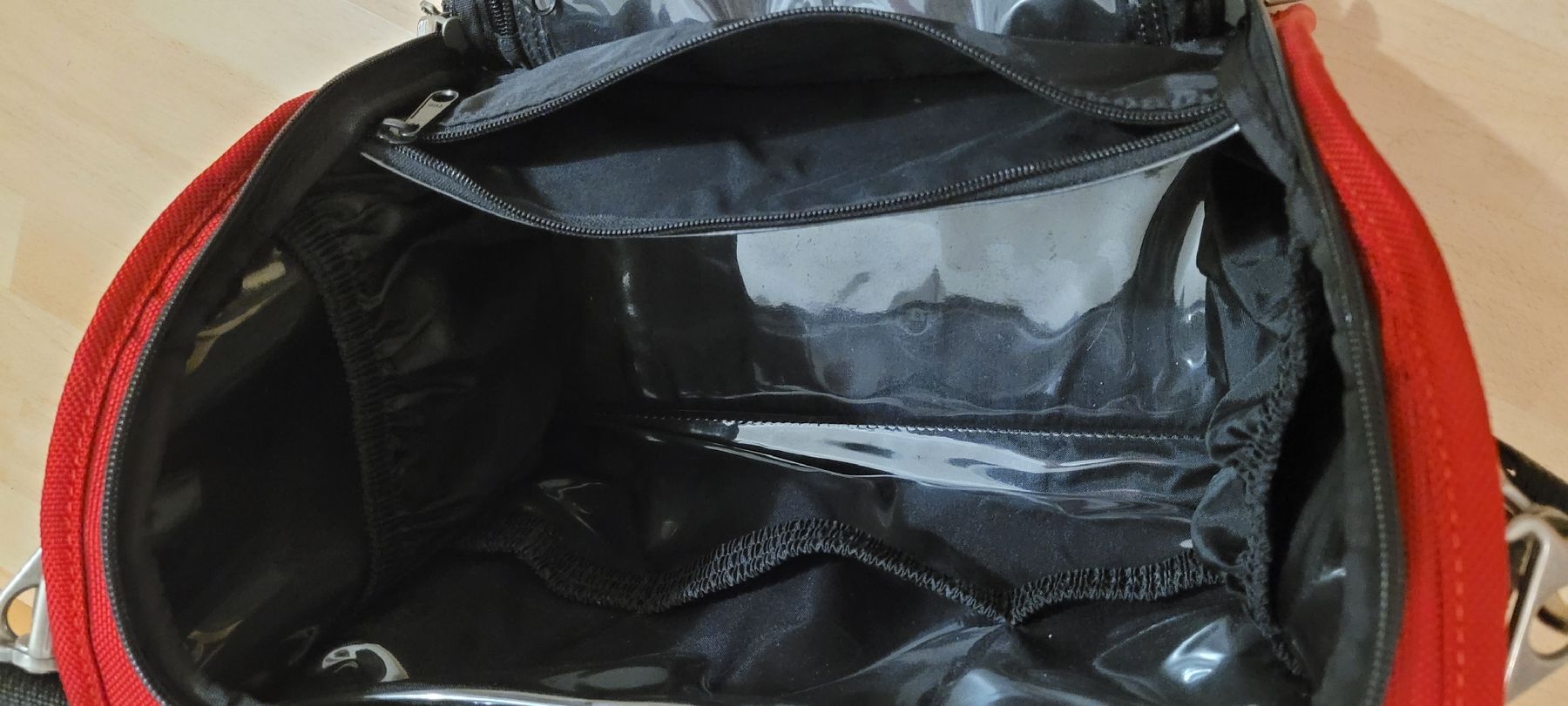 Custodie per cosmetici: Rote Reisetasche Beauty Case – Nuovo (secondo la descrizione) da Schwyz venduto da Vesparider01 6