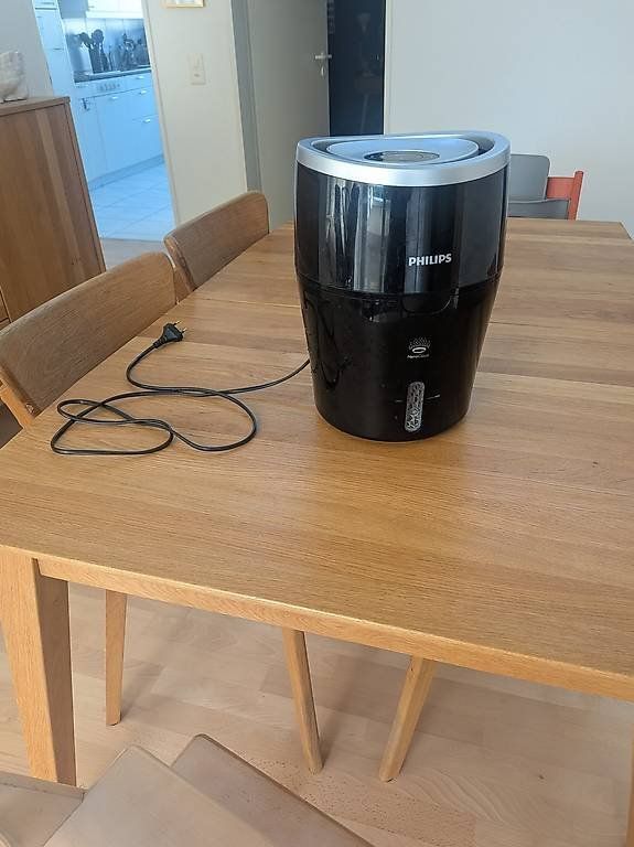 Philips Umidificatori d'aria: Luftbefeuchter Philips HU4814 guter Zustand – Usato da Adliswil venduto da dan_c6vw