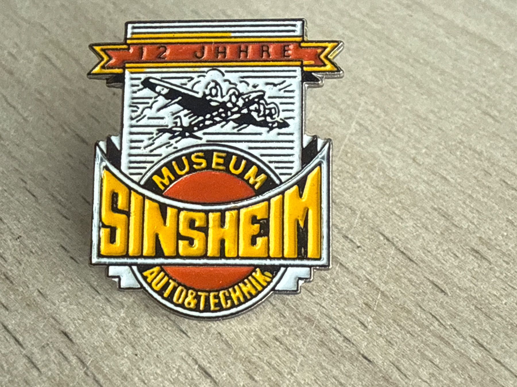 Plaquettes & Badges: Pin Museum Sinsheim Auto & Technik 12 Jahre – D'occasion à Glattbrugg par Schweigmatt