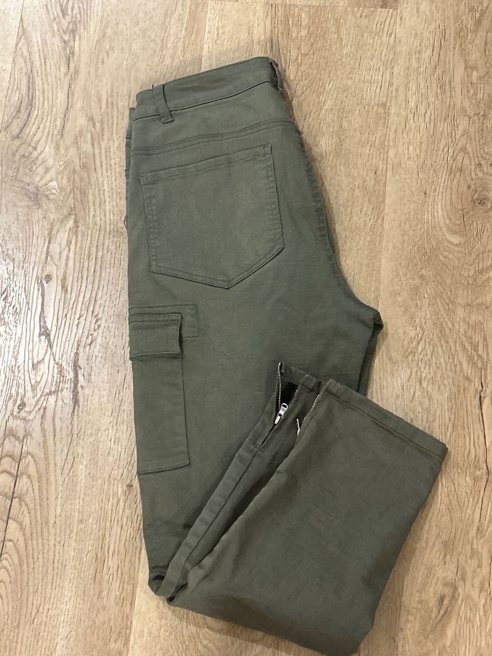 Pantaloni: Cargo Hose olive  von Kaffe Gr. 38 – Usato da Brunnen venduto da Nala2929