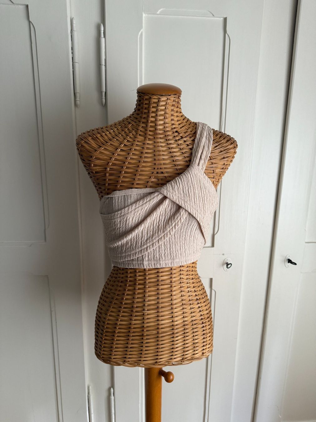 Shein Top: One Shoulder Top nudefarben 34 – Usato da Zürich venduto da Diazaio