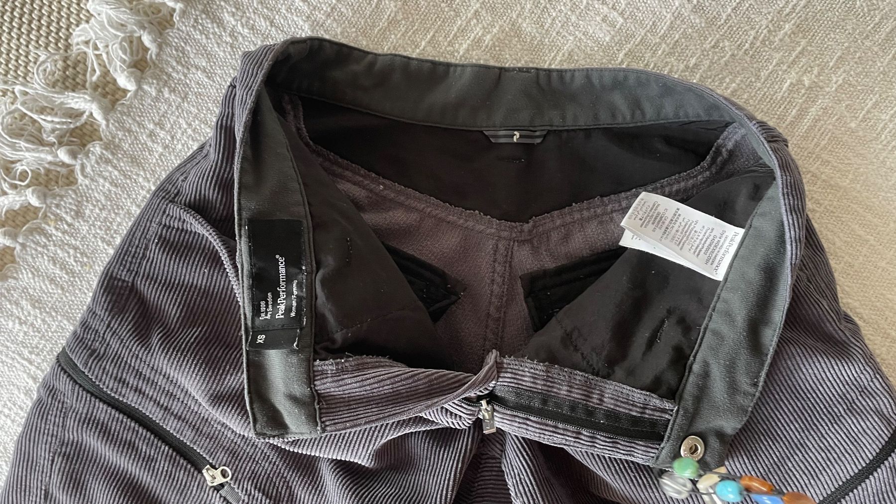 Peak Performance Hosen: PEAK PERFORMANCE Shorts – Gebraucht aus St-Blaise von sus_6wgz 8