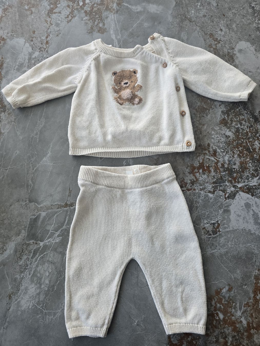 Ensembles coordonnés: Pullover und Hose Set – D'occasion à Baar par bia_m5xb