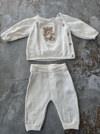 Pullover und Hose Set