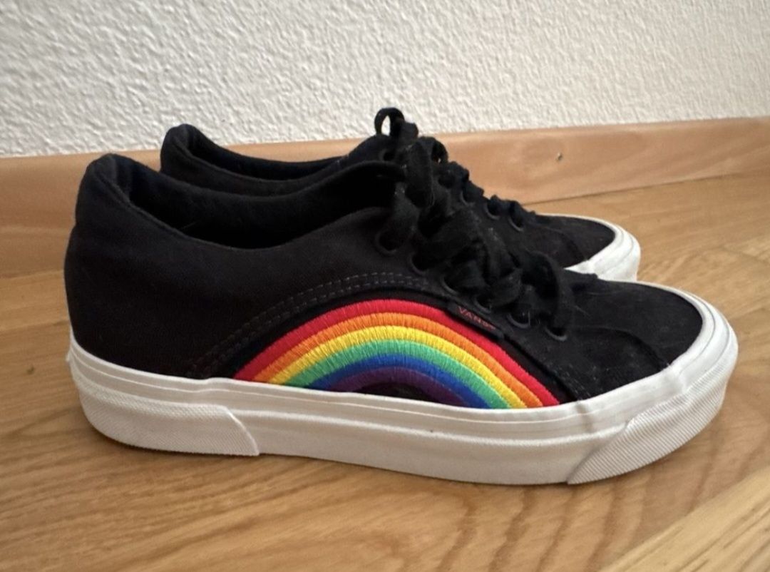 Vans Damenschuhe: Vans Rainbow/Pride 37 – Gebraucht aus Schliern b. Köniz von Piccola.3