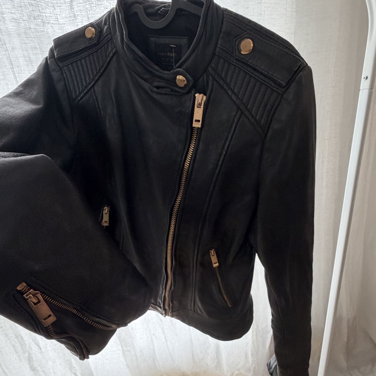 Zara Jacken: Biker Lederjacke – Gebraucht aus Beromünster von cosmopolitan68 3