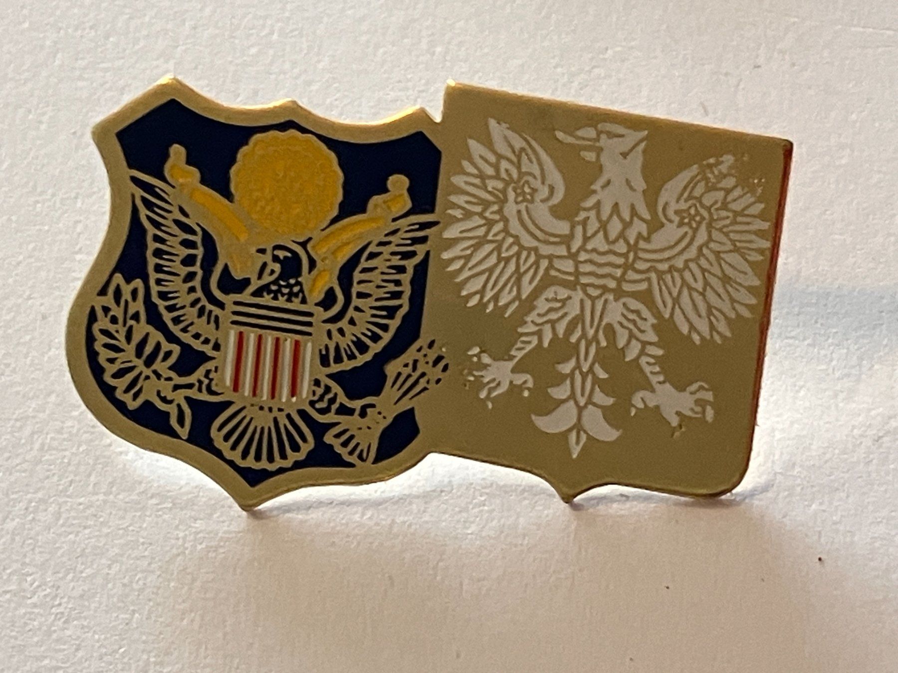 Plaketten & Abzeichen: 1 Pin USA Polen  – Gebraucht aus Basel von djwwpp