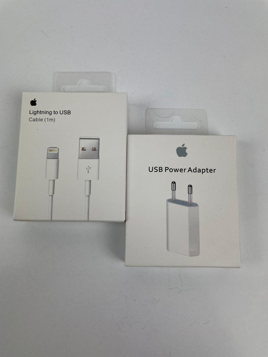 Apple Caricabatterie: Apple Stecker & Kabel- Set – Nuovo e nell'imballaggio originale da Wängi venduto da Thurgauer98