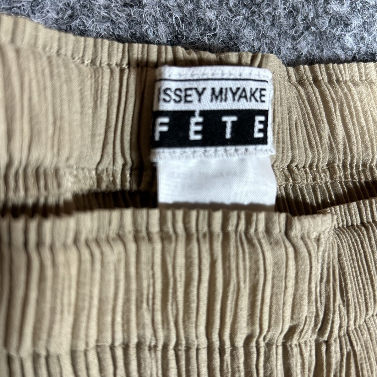 Issey Miyake Hosen: issey miyake pants  – Gebraucht aus La Sagne NE von Matlasape 1