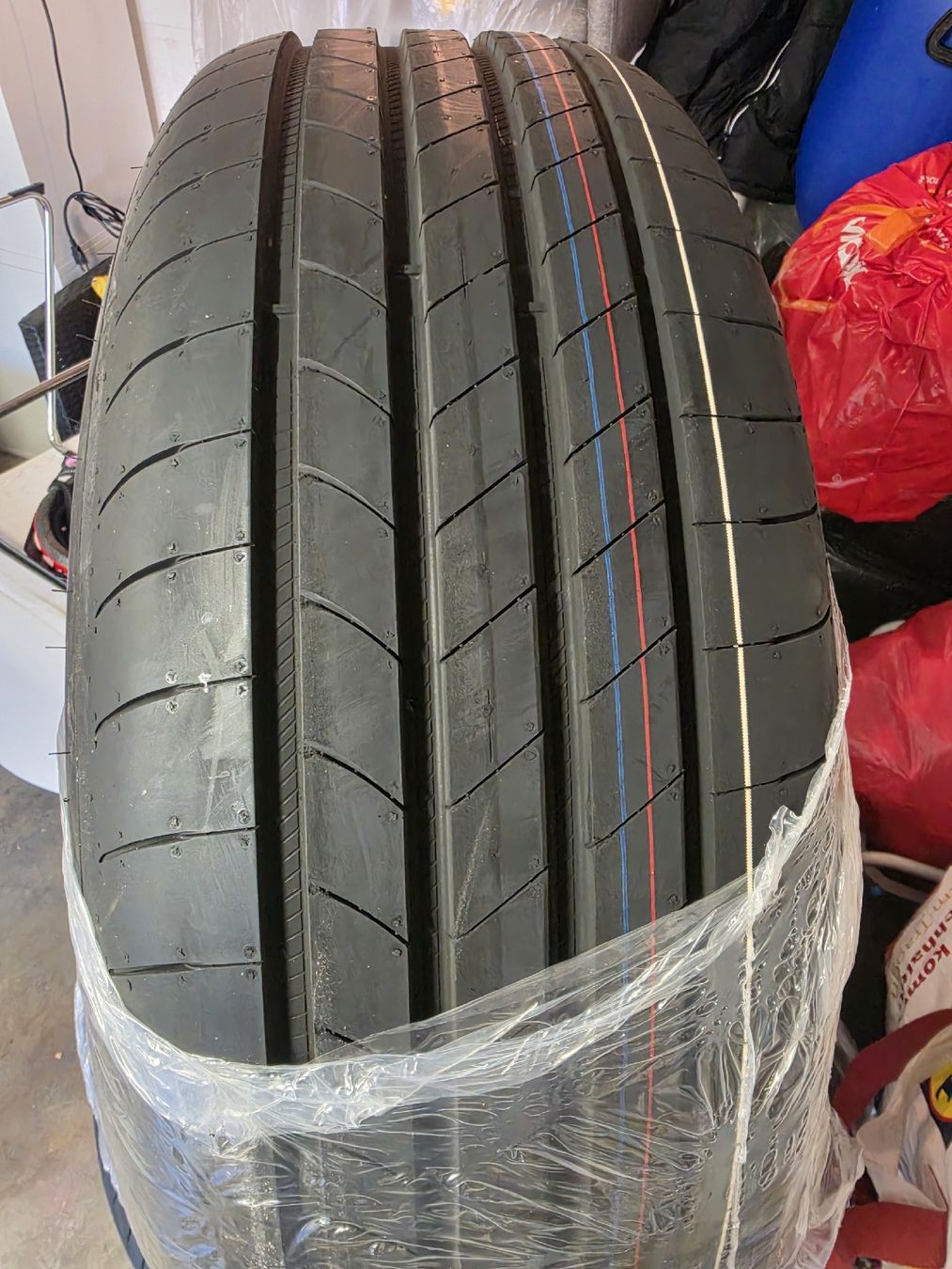 Pneumatici & Ruote complete: 255/60/ R18  112H XL Goodyear – Nuovo e nell'imballaggio originale da Grenchen venduto da pet_my7v 2