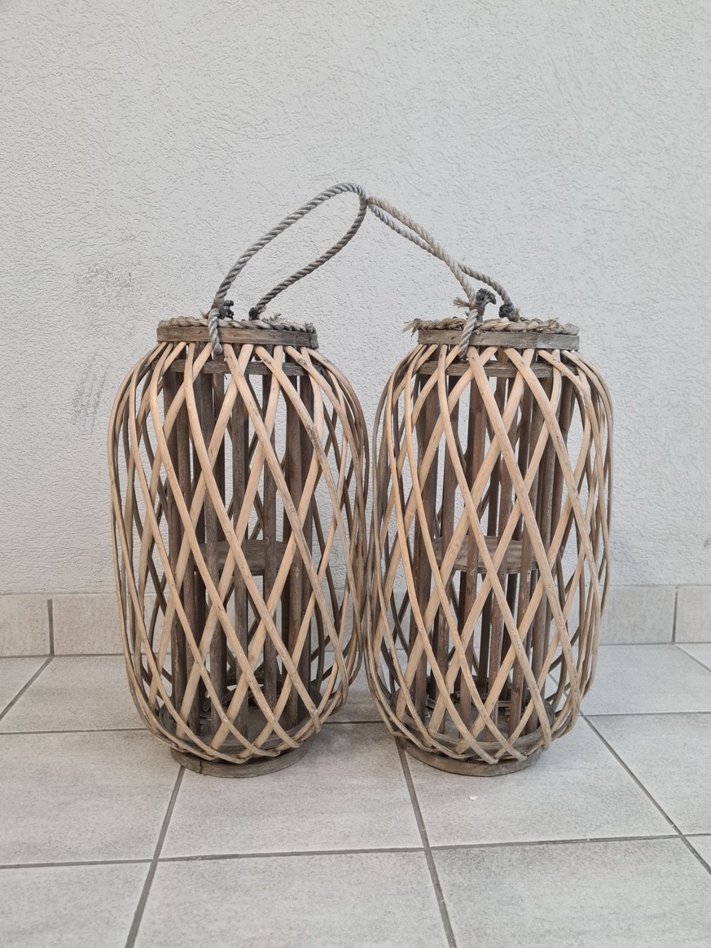 Toutes les décorations: 2 Lanternes déco en bambou tressé – D'occasion à Monthey par 187-zeroo 1