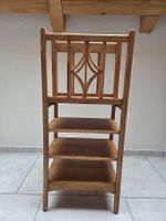 Kleines Regal frisch restauriert