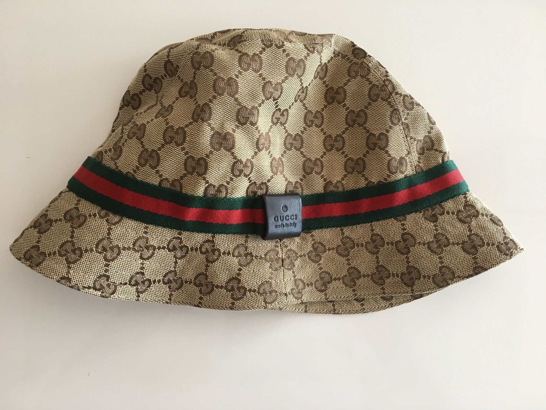 Gucci Copricapi, berretti & cappellini: Gucci Fischerhut – Usato da Biel/Bienne venduto da Bolagol9
