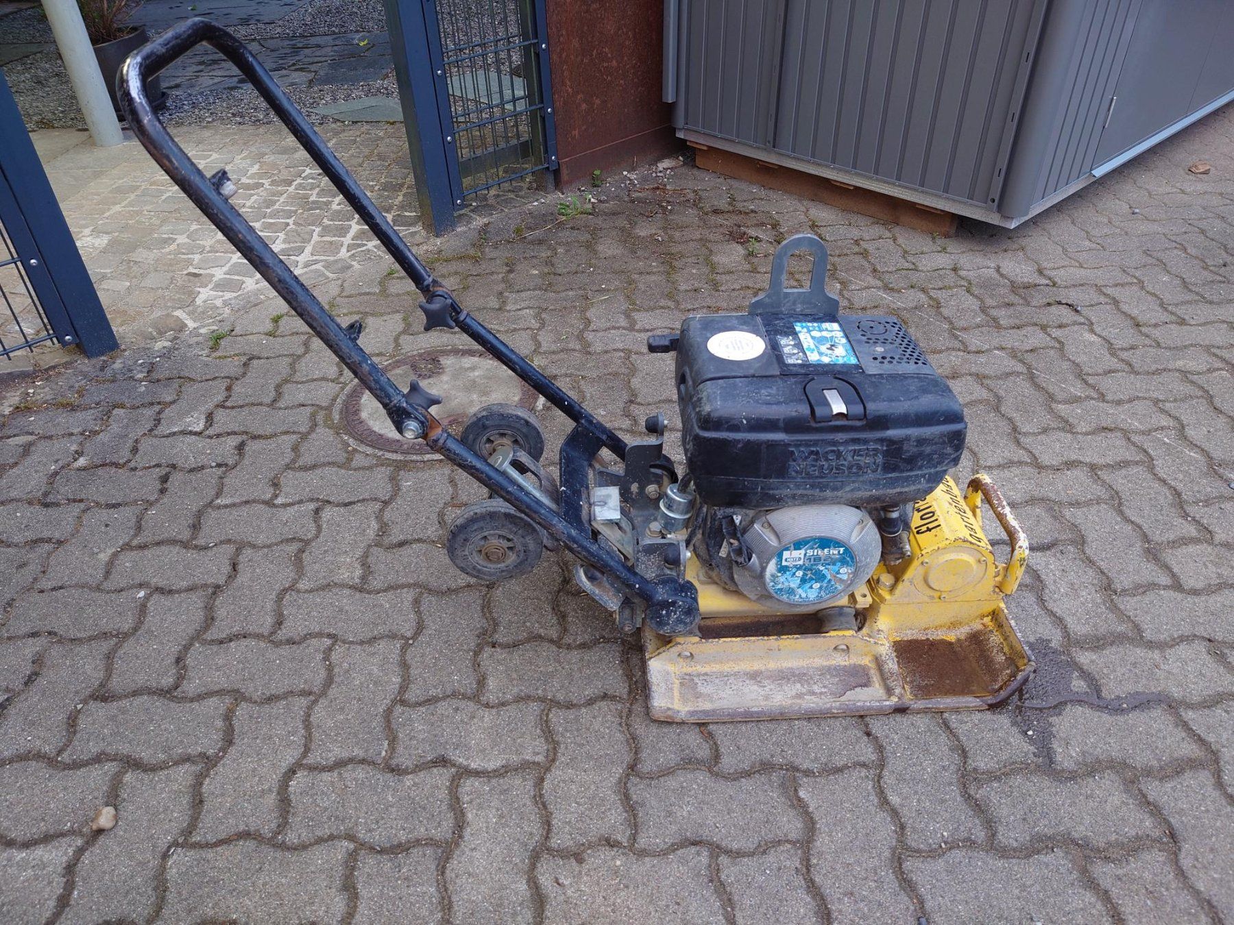 Wacker Neuson Tutte le macchine: Rüttelplatte Vibroplatte Wacker DPS1850Hb einsatzbereit – Usato da Etzgen venduto da Kunstimgarten
