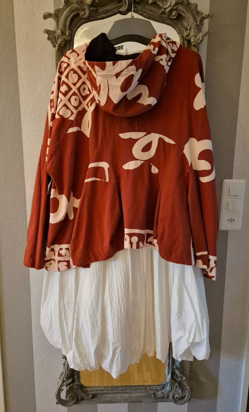 Rundholz Giacche: Rundholz Kapuzen Jacke Gr. S Oversize – Nuovo (secondo la descrizione) da Tagelswangen venduto da GABGABFI 1