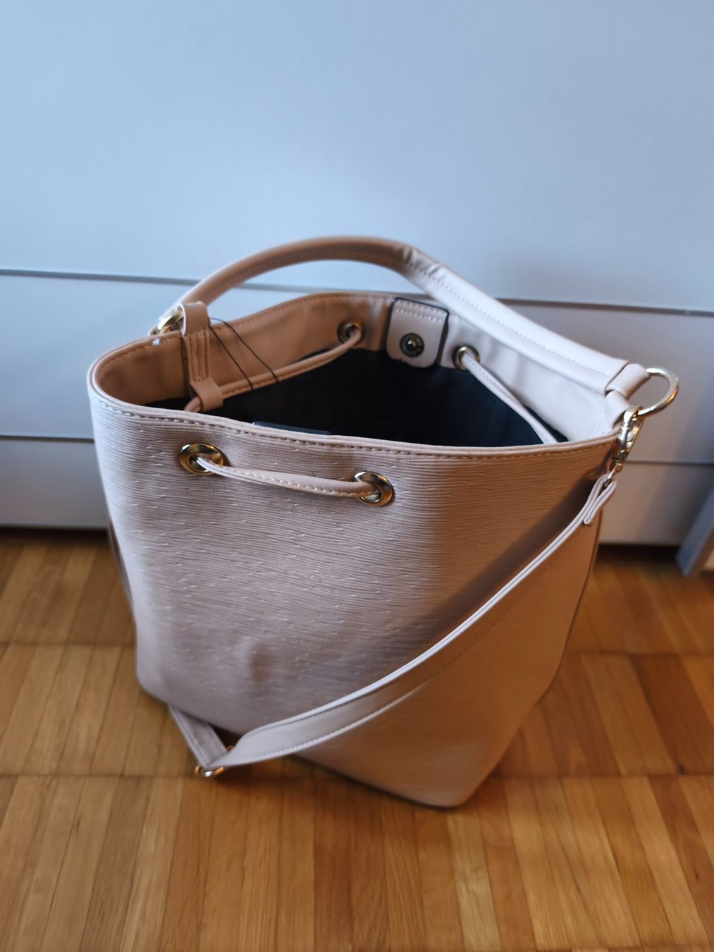 Borse da donna: Damen Beuteltasche hellrosa Umhängetasche chicoree – Usato da Uster venduto da zebralino 1