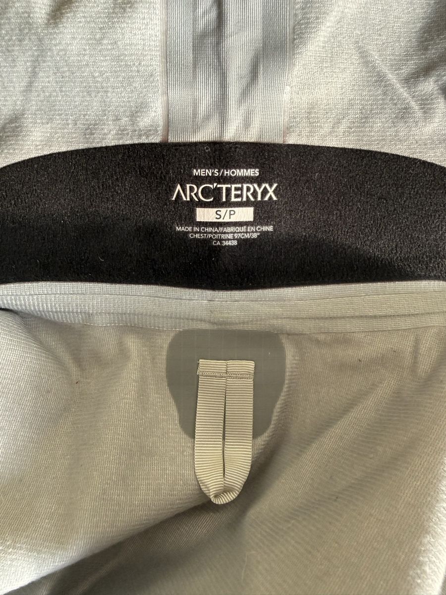 Arcteryx Giacche: Arc’teryx Sabre Gore-Tex Lampyre jacket – Usato da Zürich venduto da yoyo0013 3