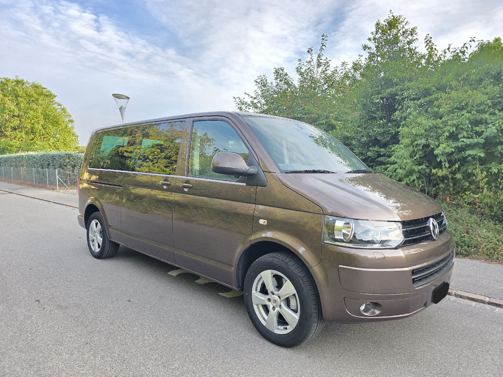 VW Autos: VW T5 Multivan 2.0 TDI Highline Automat – D'occasion à Kerzers par CarDeal. 2