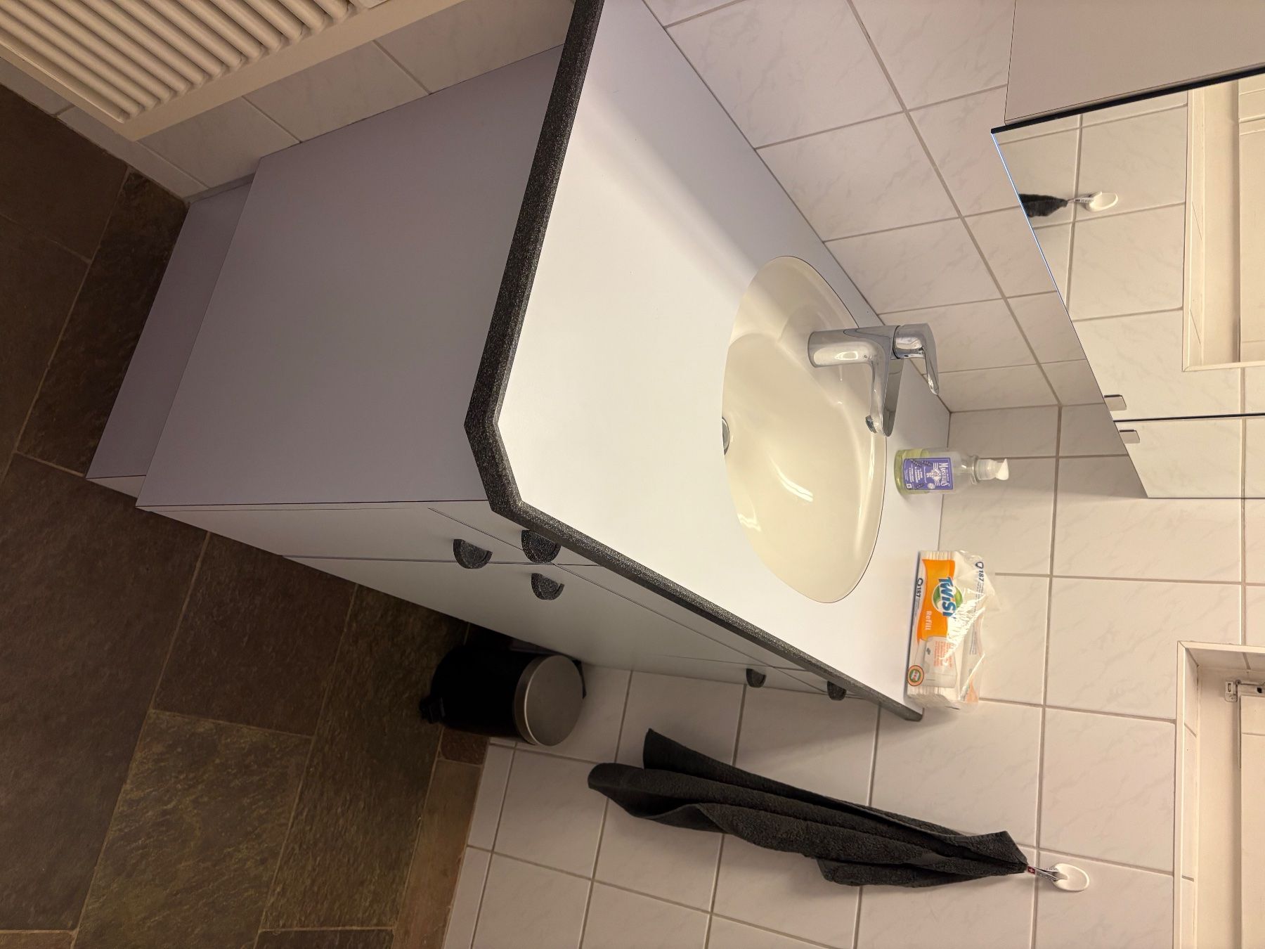 Waschbecken mit Unterschrank gebraucht guter Zustand (Gebraucht) in Neuenhof für CHF 1 – nur Abholung auf Ricardo kaufen