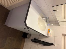 Waschbecken mit Unterschrank gebraucht guter Zustand