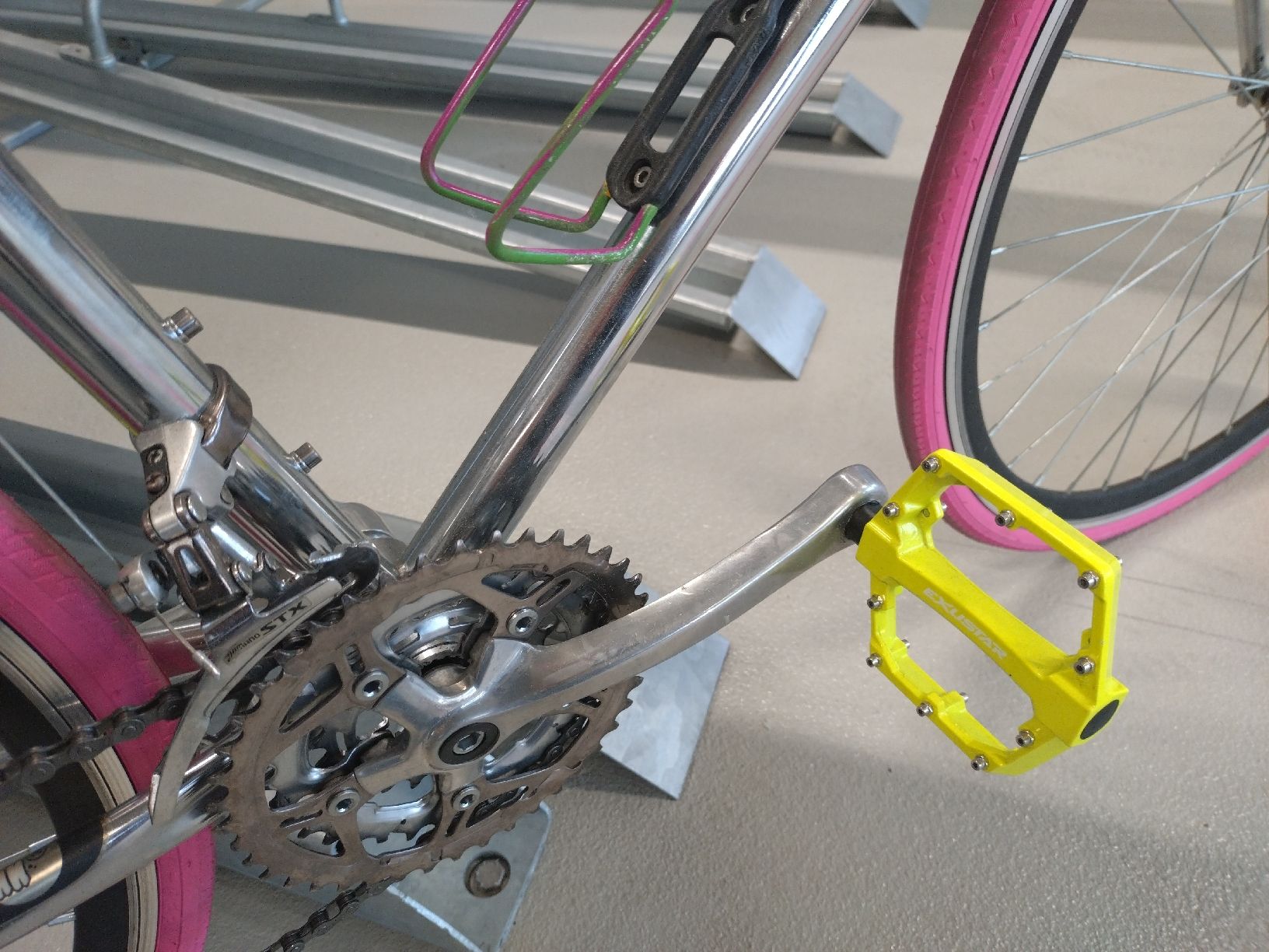 Biciclette: Vélo Sunn Force 28' Rose Pimped ! – Usato da Farvagny-le-Grand venduto da LaCaverne 4
