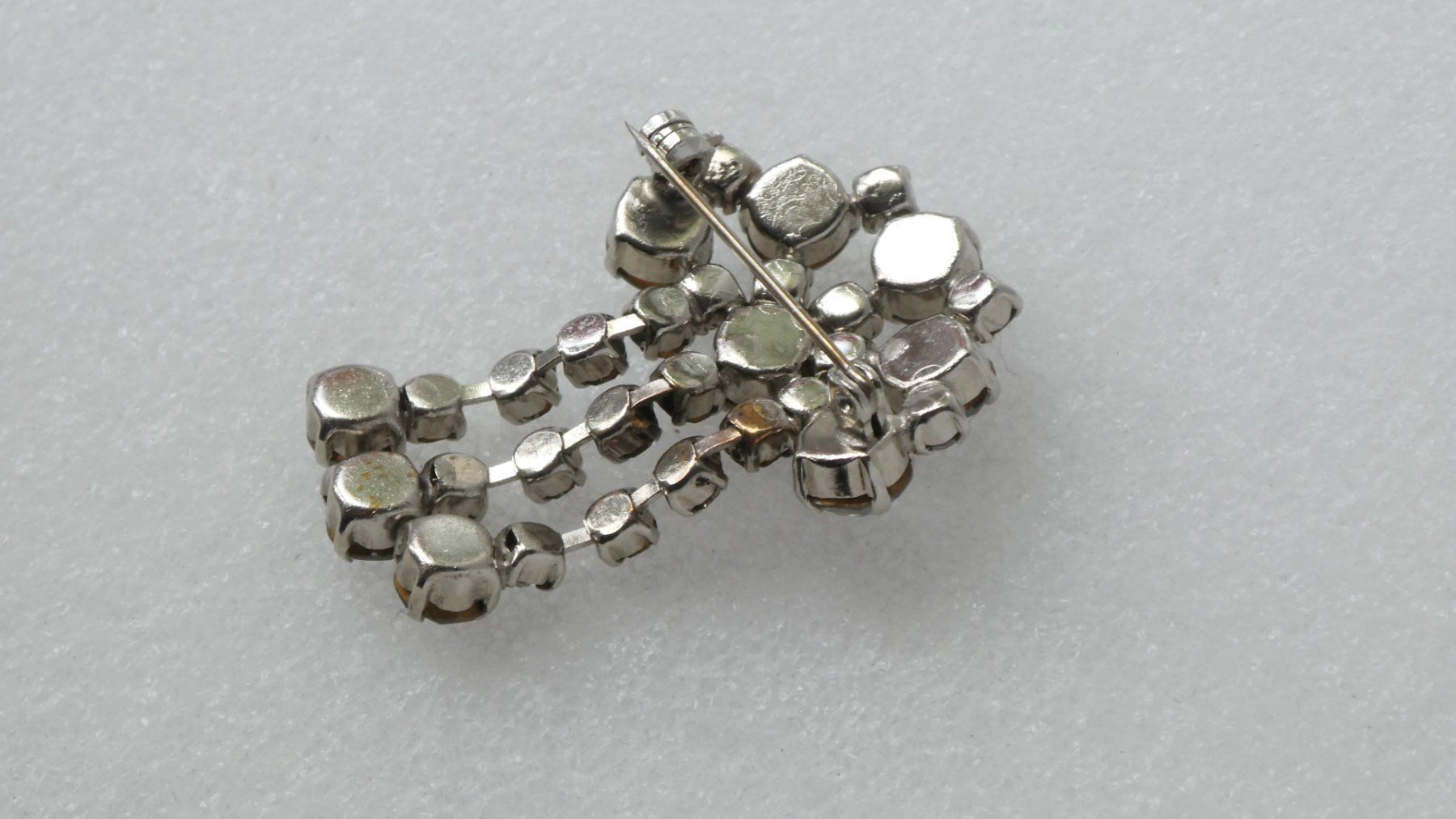 Broches & Aiguilles: Brosche silbern Strasssteine Modeschmuck – D'occasion à Frauenfeld par dhour 2