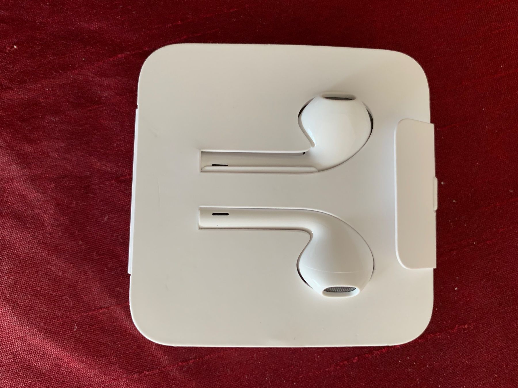 Apple Kopfhörer: Apple Kopfhörer Lightning – Neu und originalverpackt aus Schattdorf von Kofi57