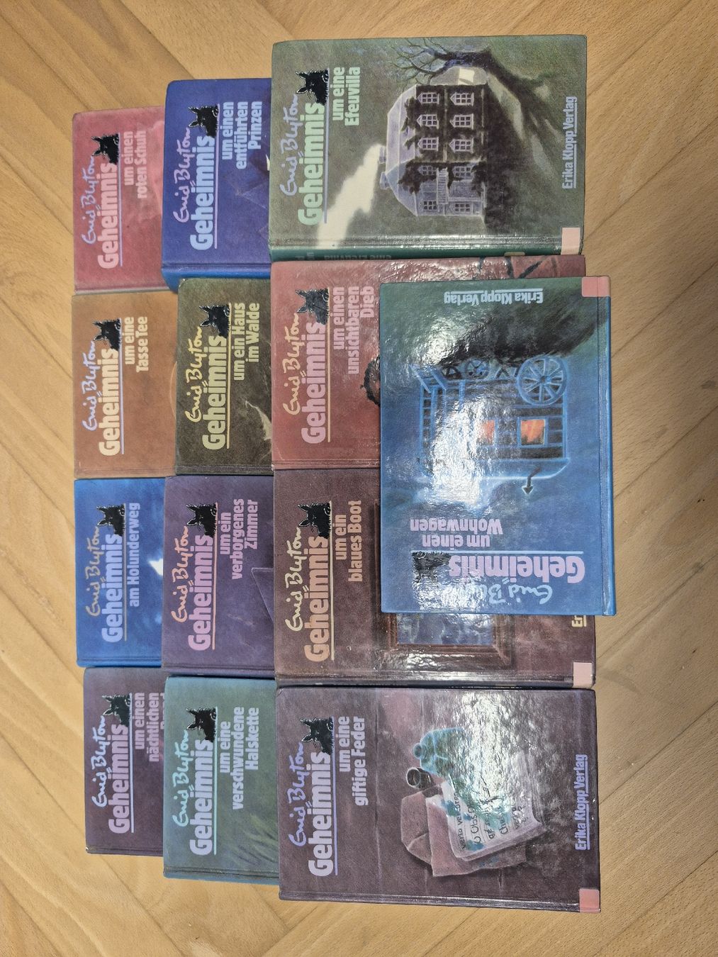 Bücher: Geheimnis um... – Gebraucht aus Glarus von glarneri 1