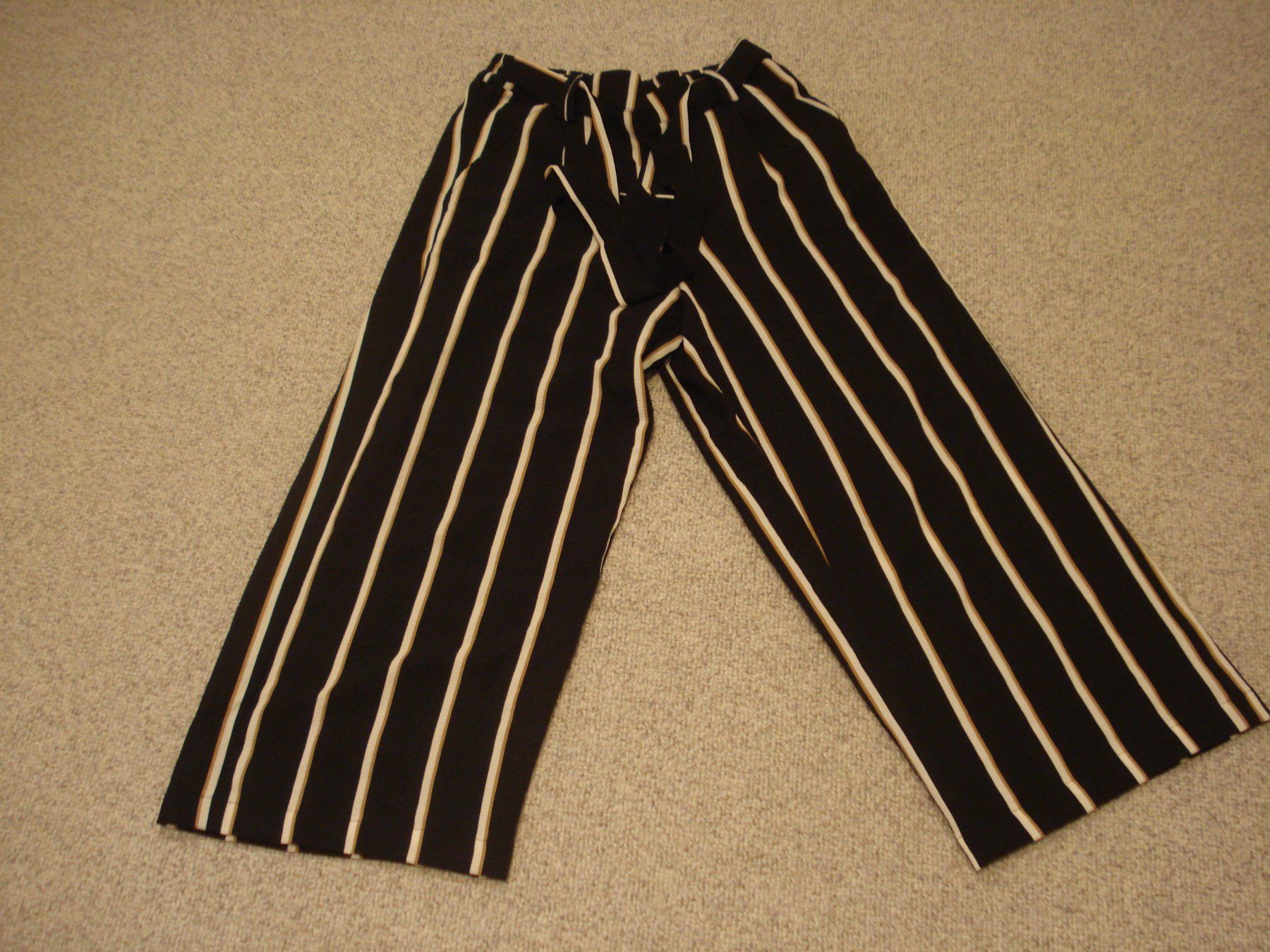 Pantaloni: coole Culotte Gr. 34 – Nuovo (secondo la descrizione) da Au SG venduto da beanpasa