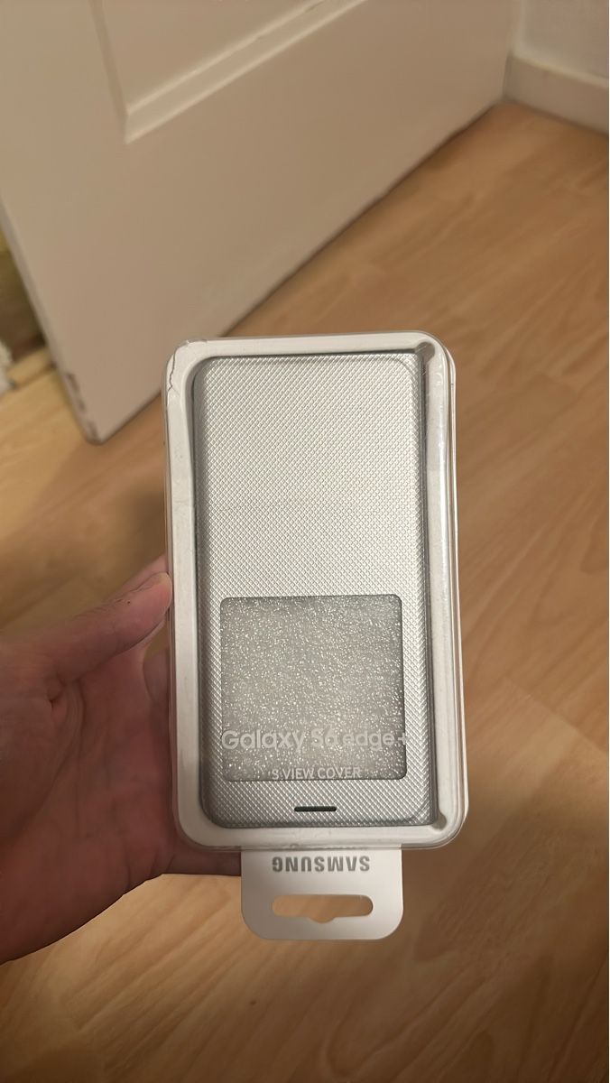 Samsung Cover & Protezioni schermo: Samsung Galaxy S6 Edge+ View Cover neu – Nuovo e nell'imballaggio originale da Dietikon venduto da sal_zdn5