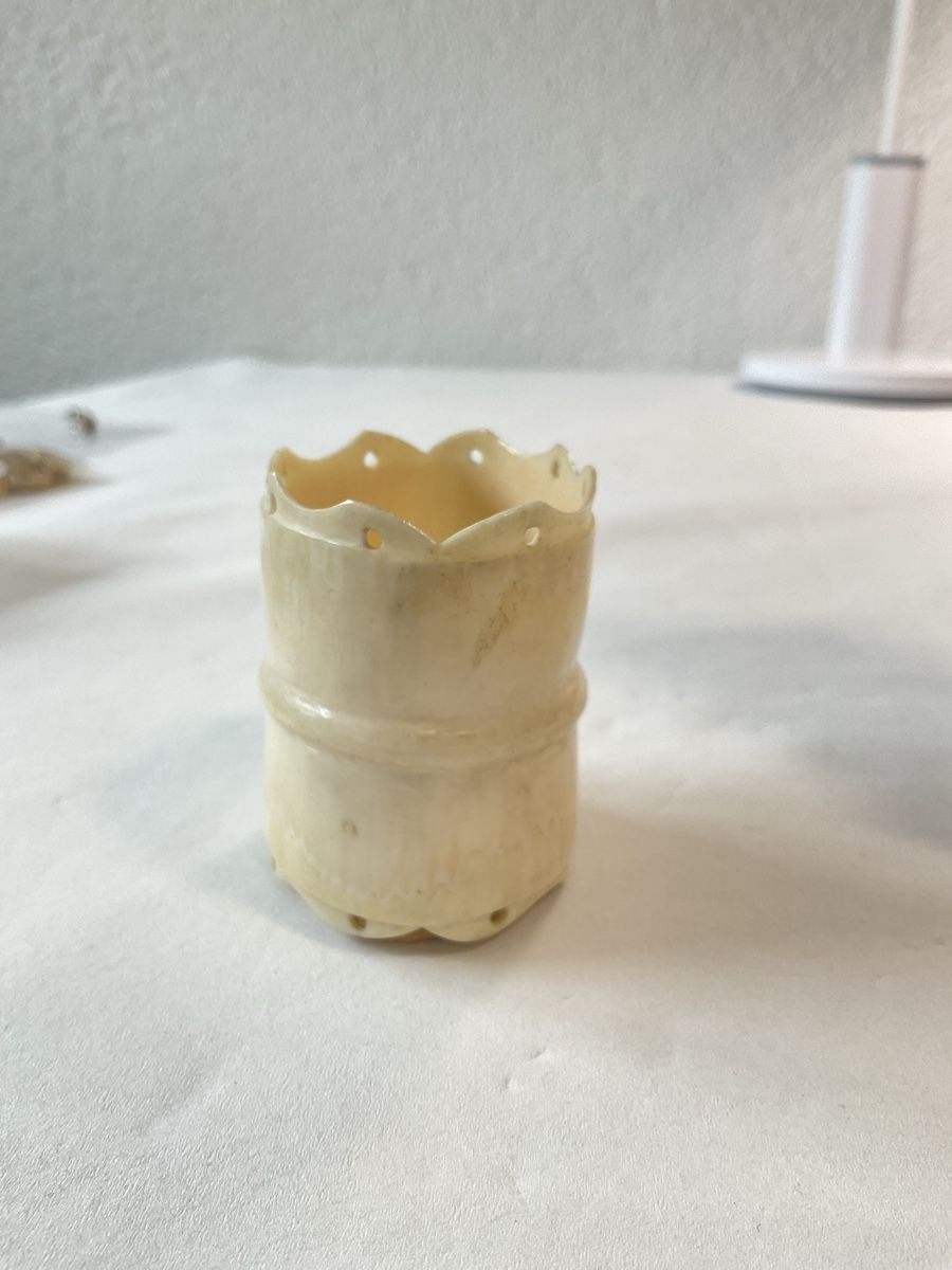 Schalen: Petit pot, sculpté  – Gebraucht aus Malleray von Robot12 3