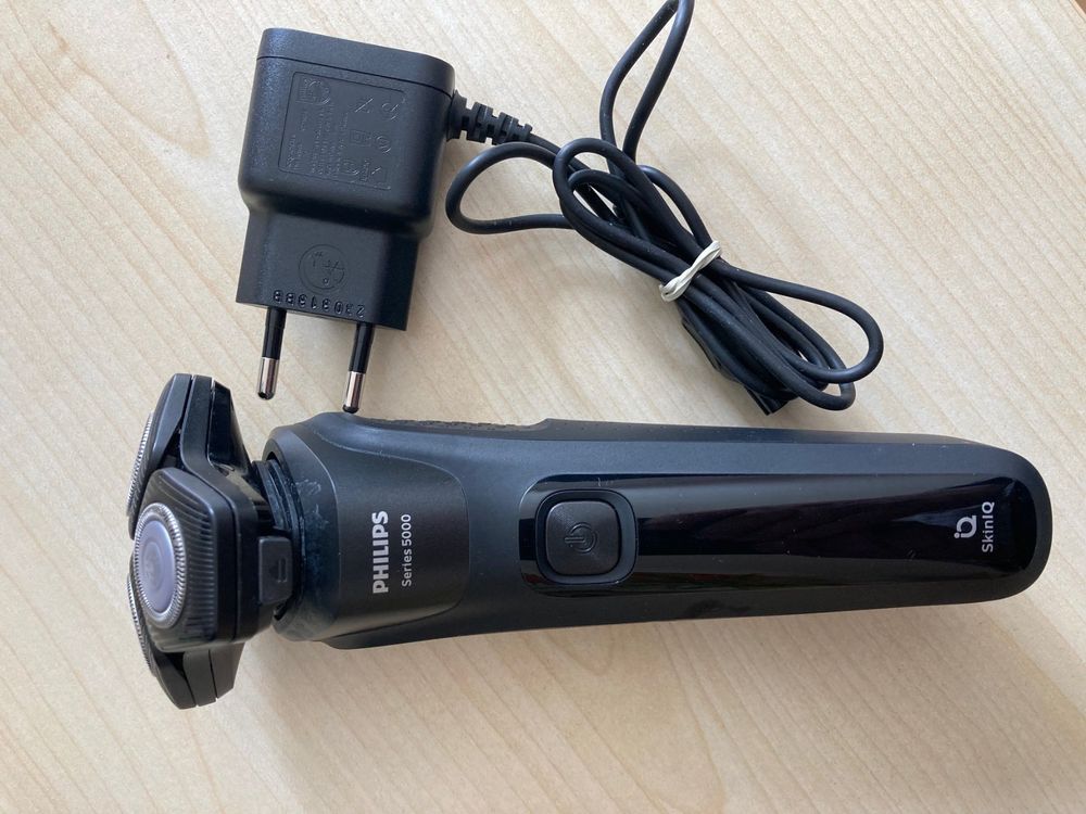 Philips Rasierapparat Serie 5000/S5588 gebraucht/gut (Gebraucht) in ...